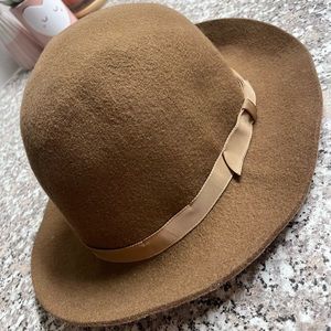 L.L. Bean brown felt hat
